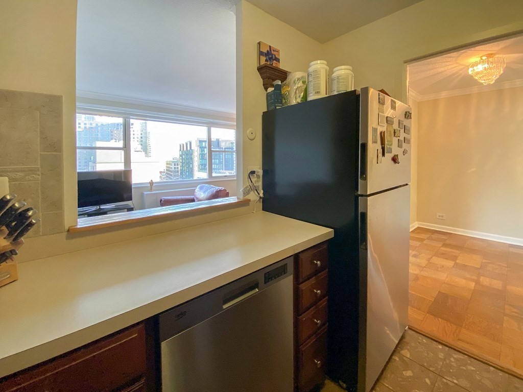 151 Tremont St # 15S