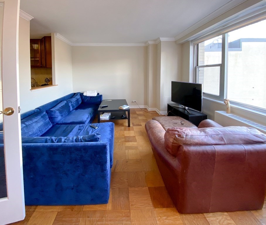 151 Tremont St # 15S