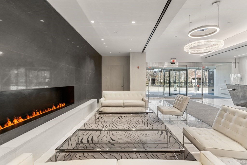 151 Tremont St # 15S