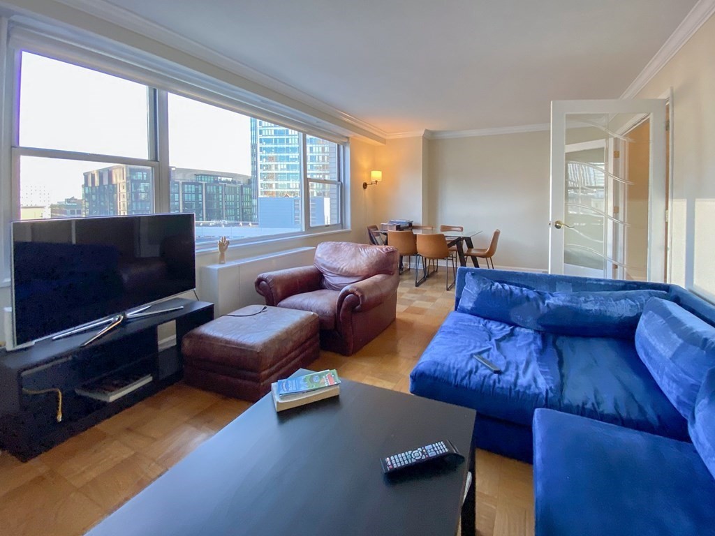 151 Tremont St # 15S