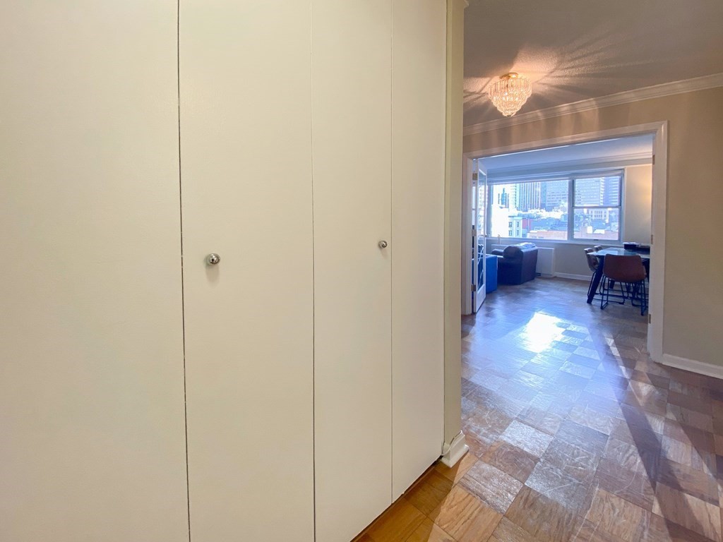 151 Tremont St # 15S