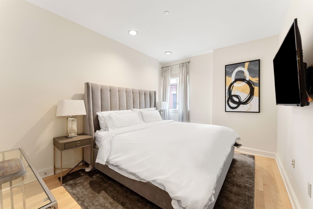 2 Clarendon St # 404