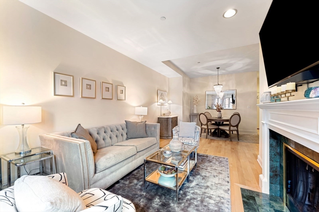 2 Clarendon St # 404