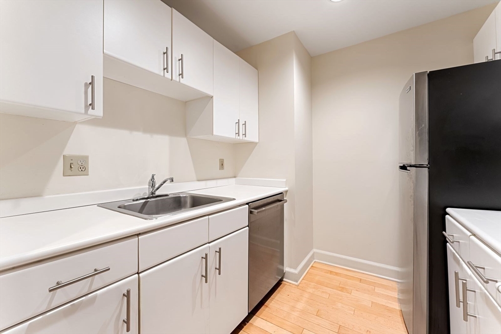 2 Clarendon St # 404