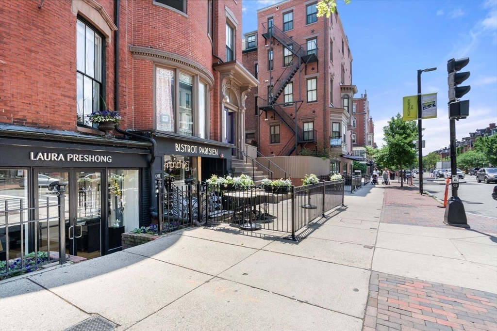 2 Clarendon St # 404