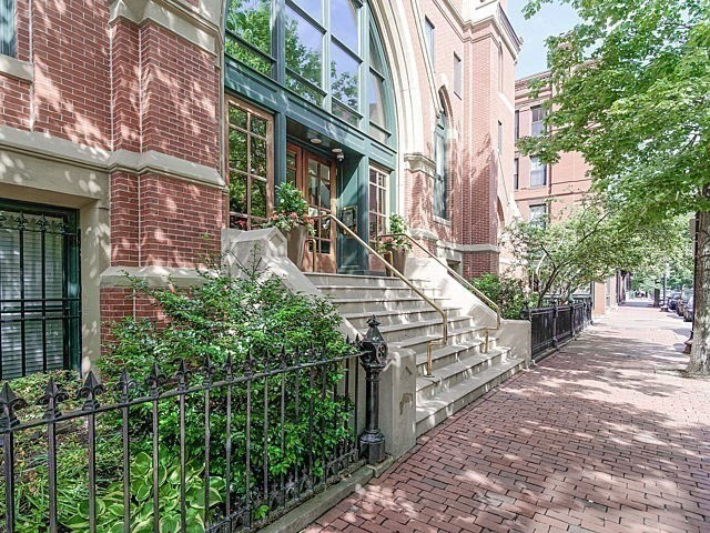 2 Clarendon St # 404