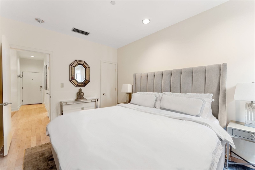 2 Clarendon St # 404