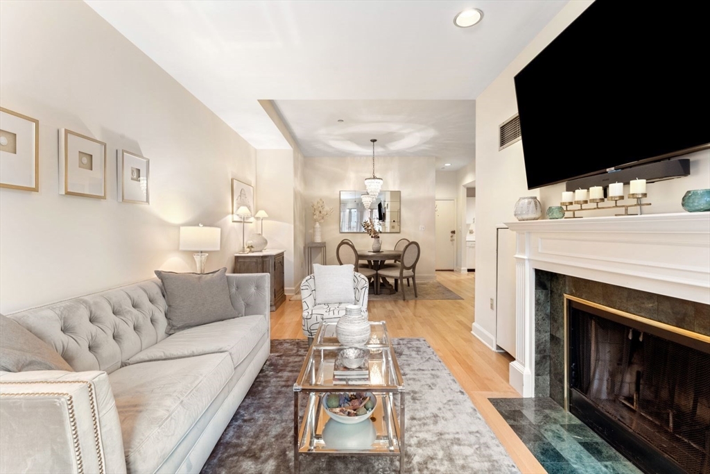 2 Clarendon St # 404