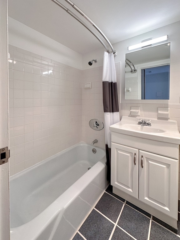 8 Whittier Place # 21G