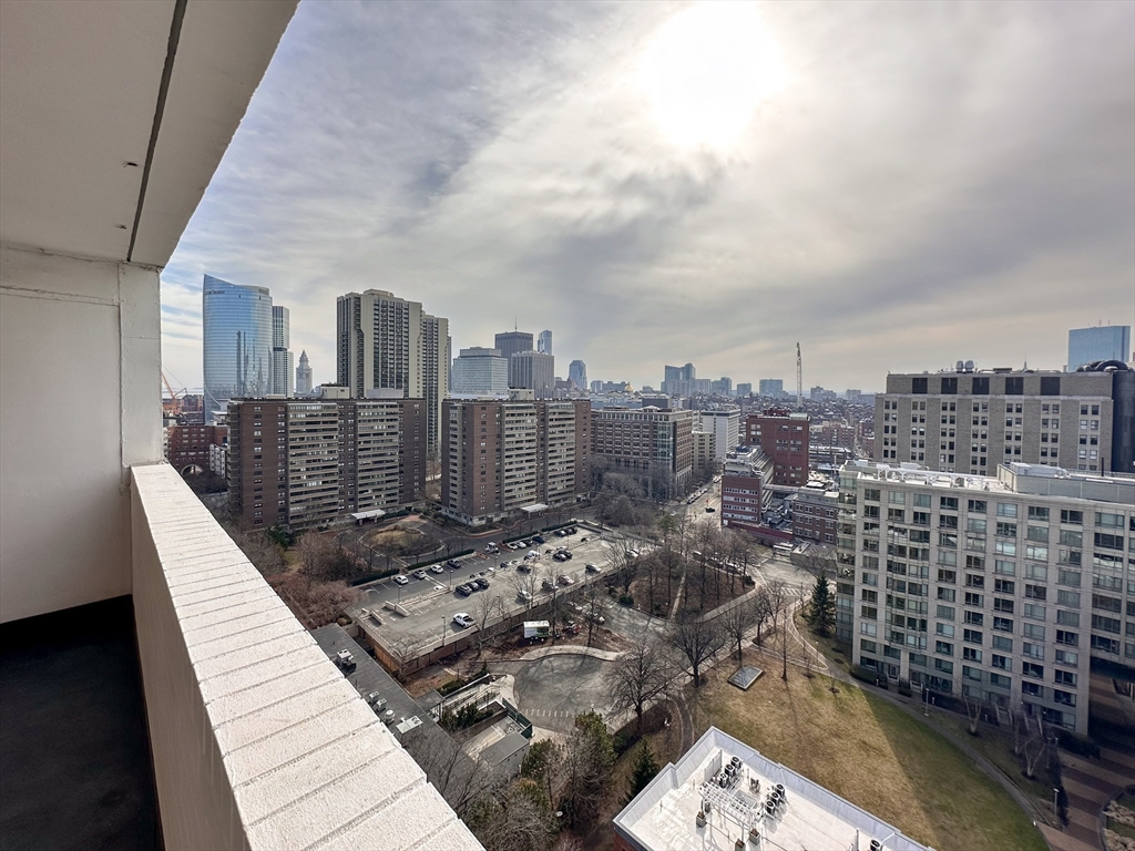 8 Whittier Place # 21G