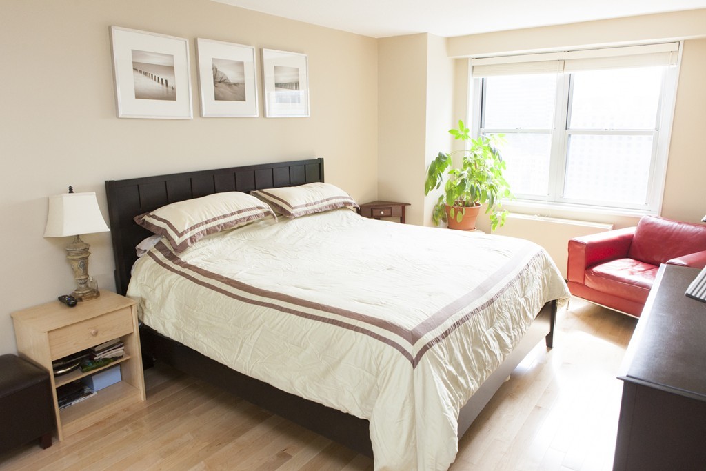 151 Tremont Street # 25C