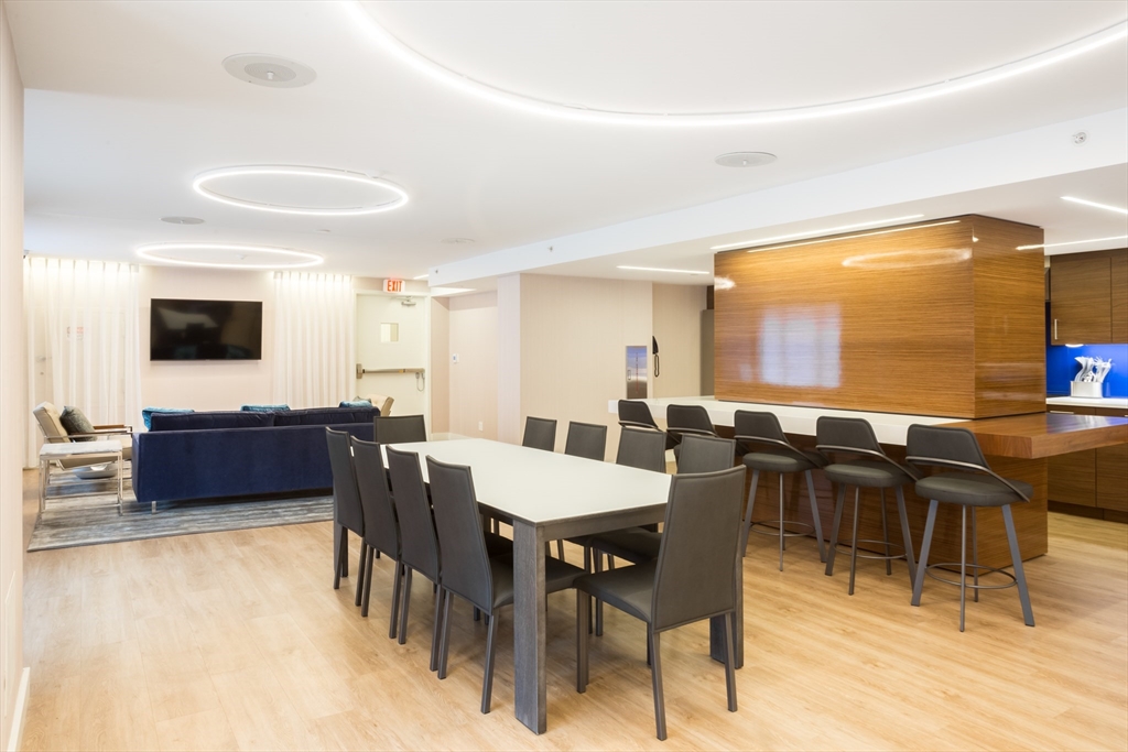 151 Tremont Street # 25C