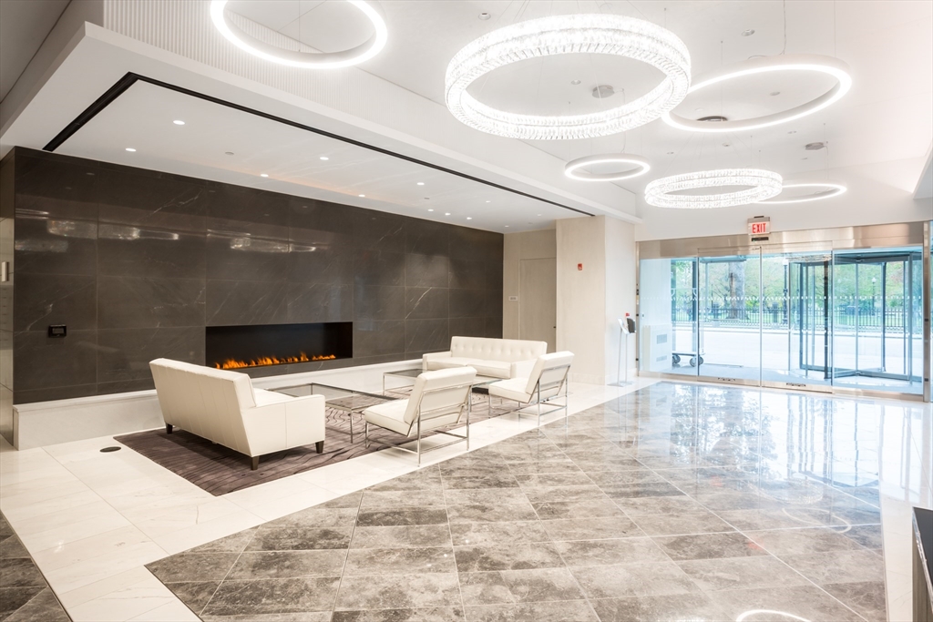 151 Tremont Street # 25C