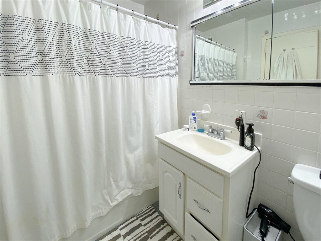 151 Tremont St # 16J