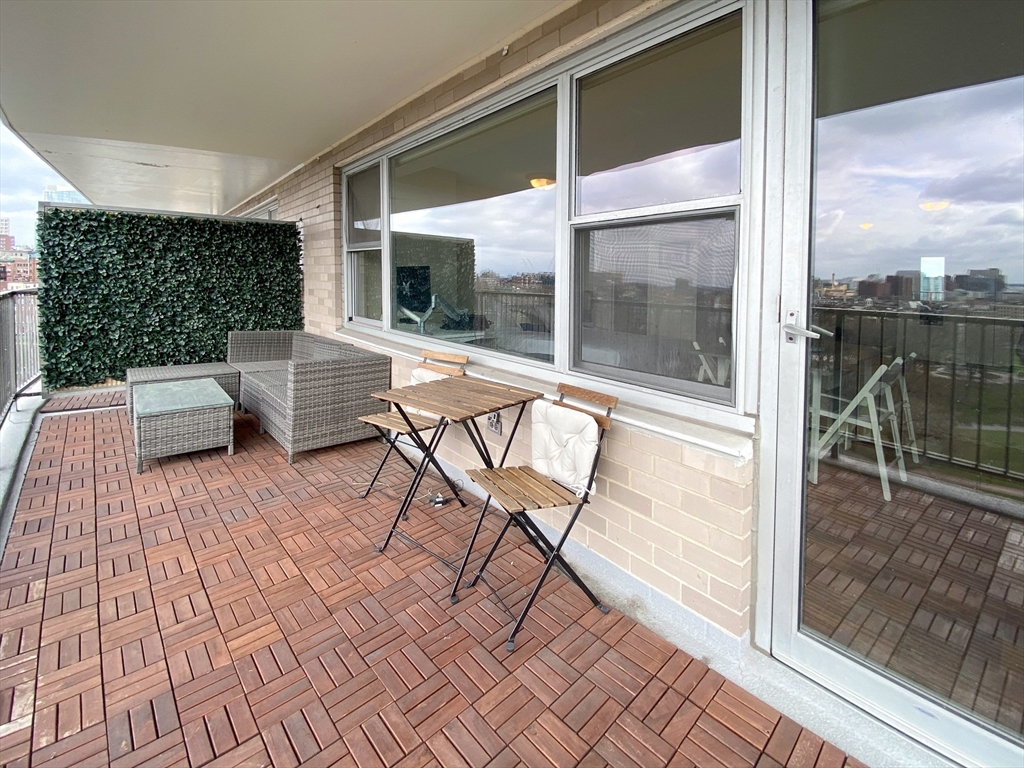 151 Tremont St # 16J