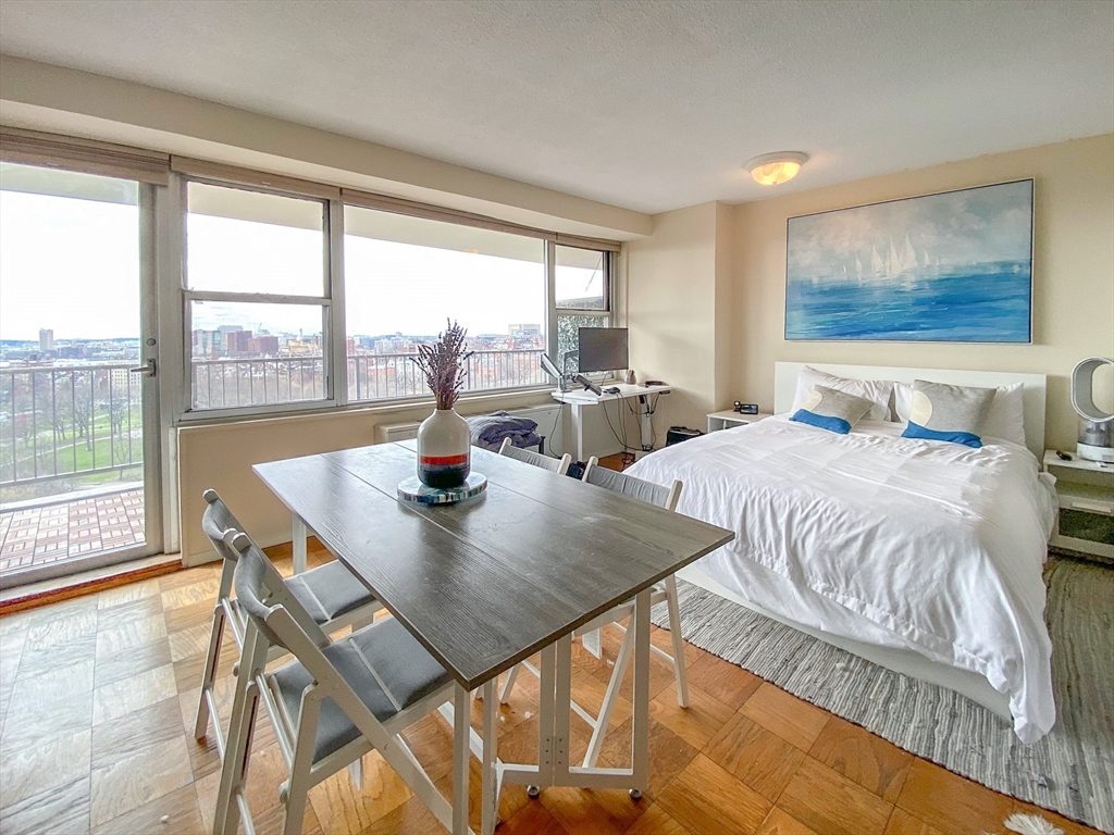 151 Tremont St # 16J