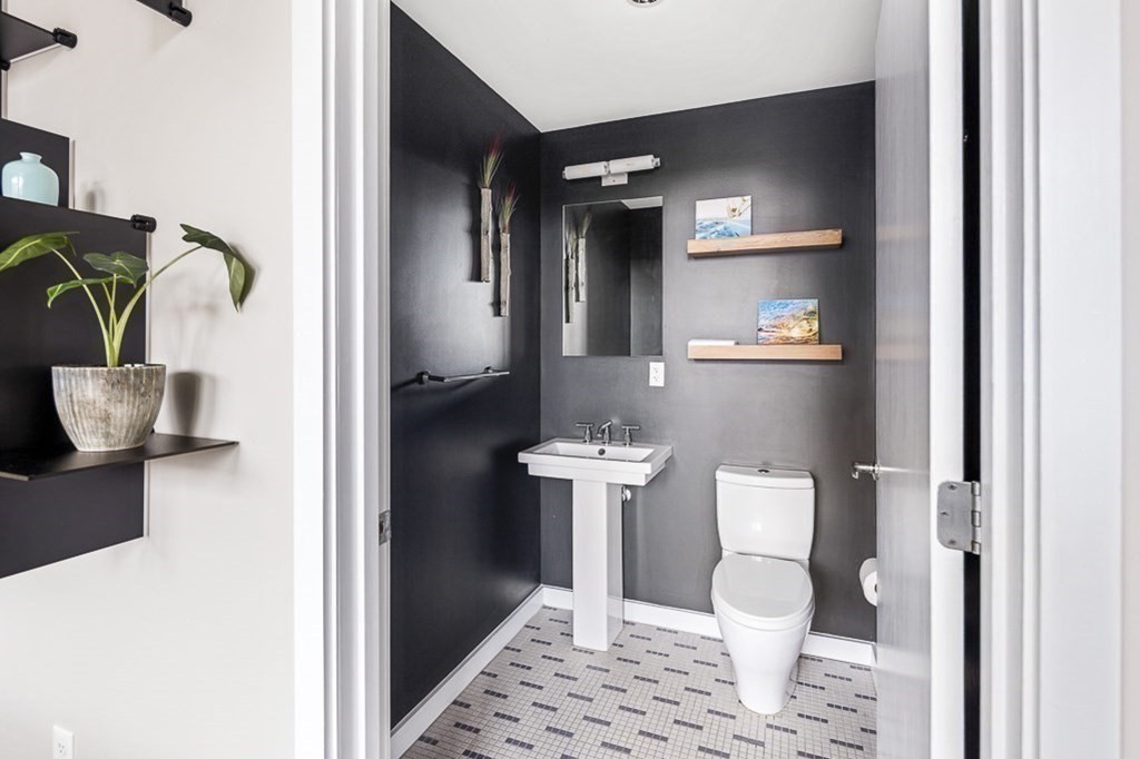 346 Congress Street # 611