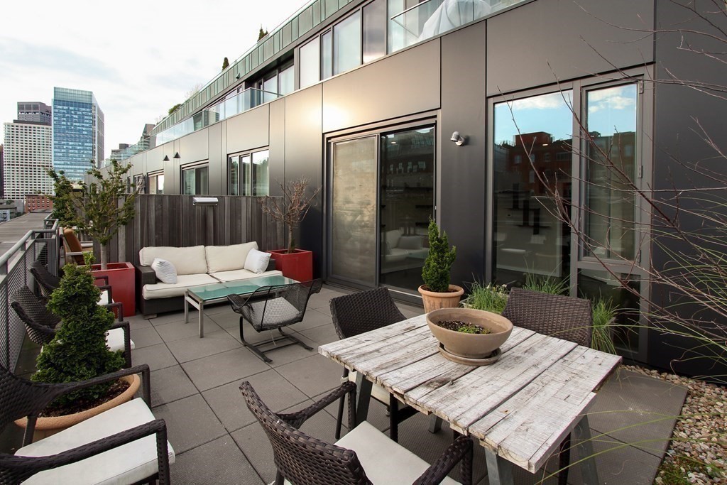 346 Congress Street # 611