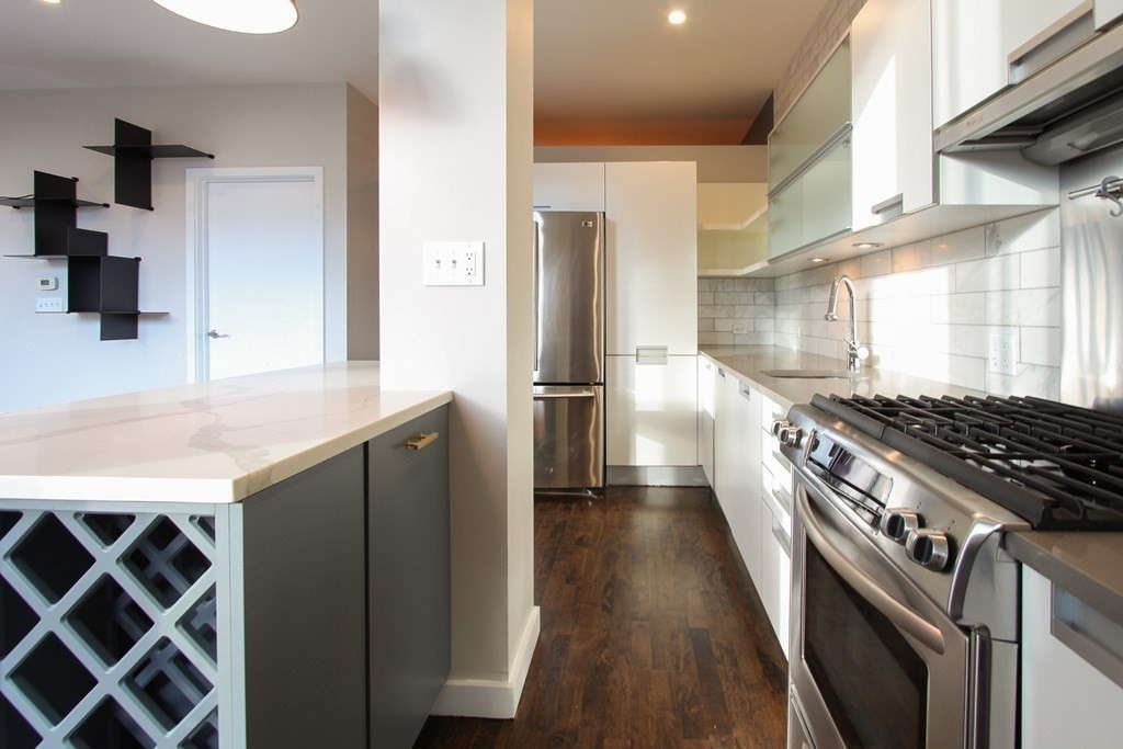 346 Congress Street # 611