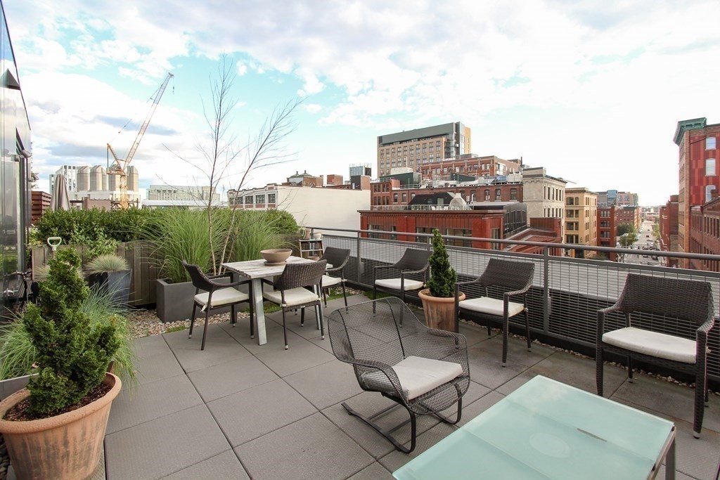 346 Congress Street # 611