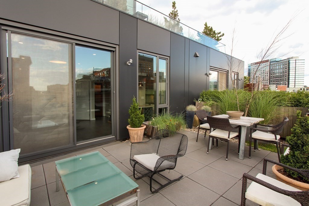 346 Congress Street # 611