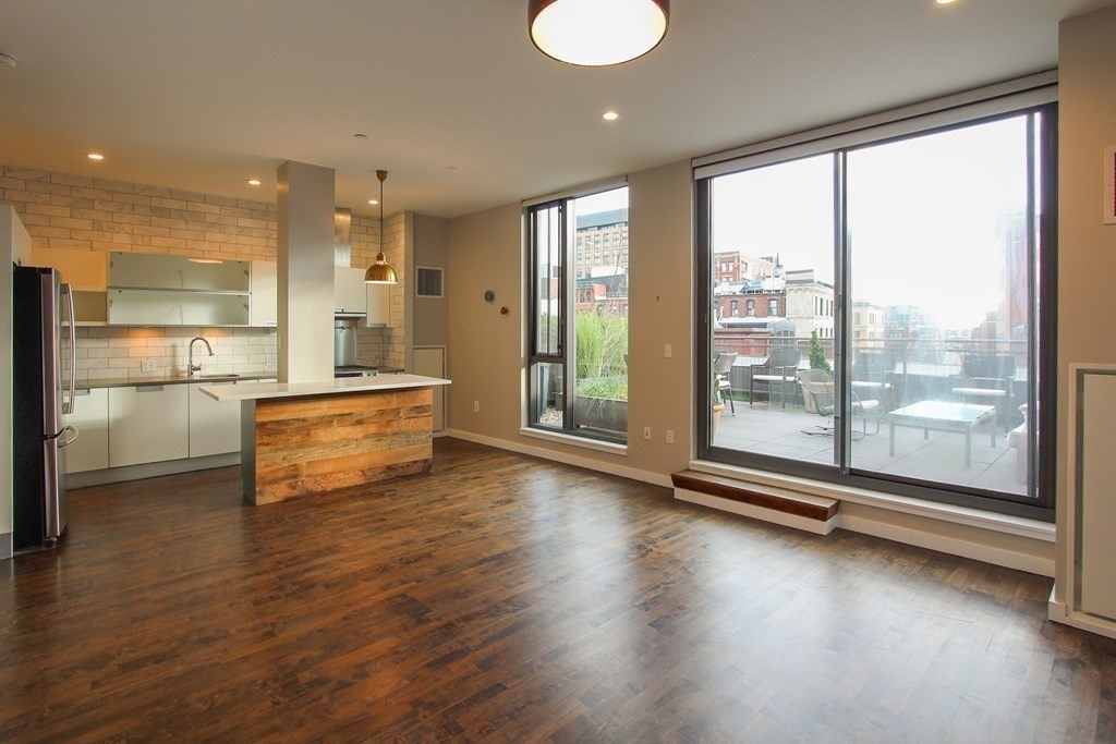 346 Congress Street # 611