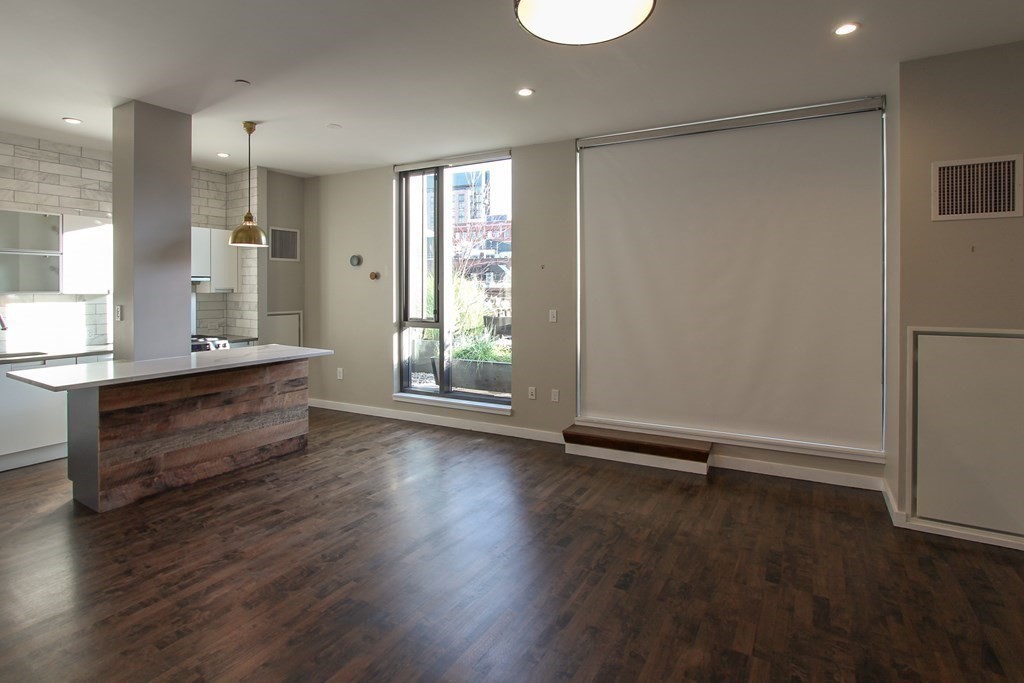 346 Congress Street # 611