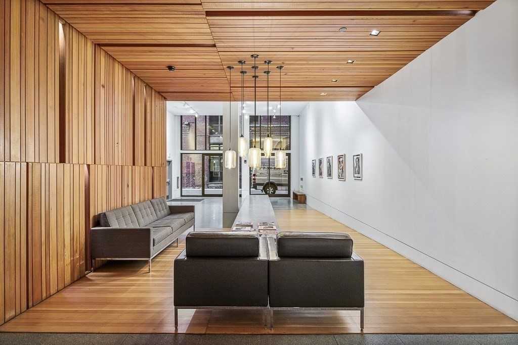 346 Congress Street # 611