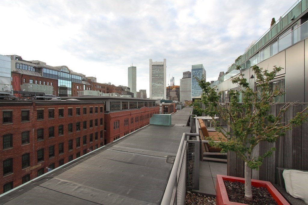 346 Congress Street # 611