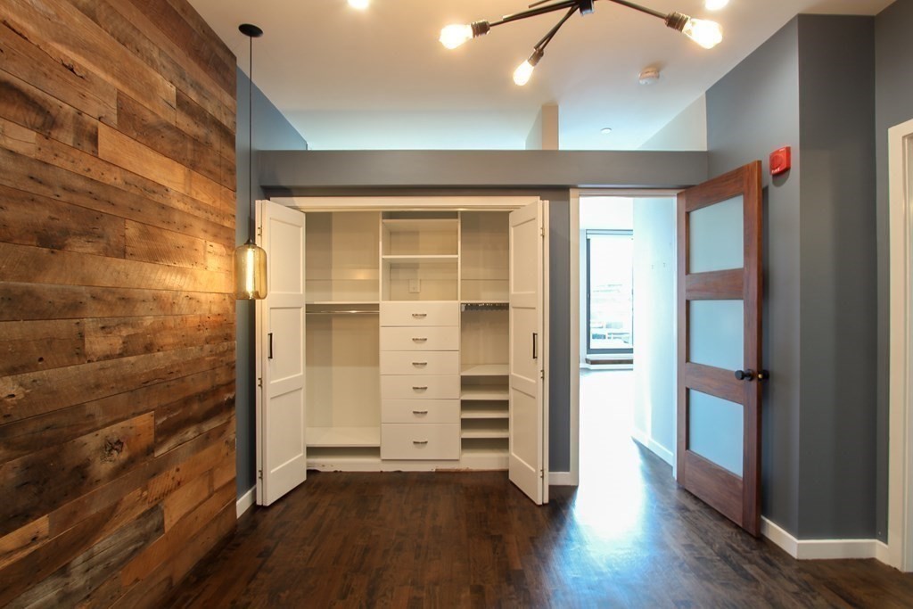 346 Congress Street # 611