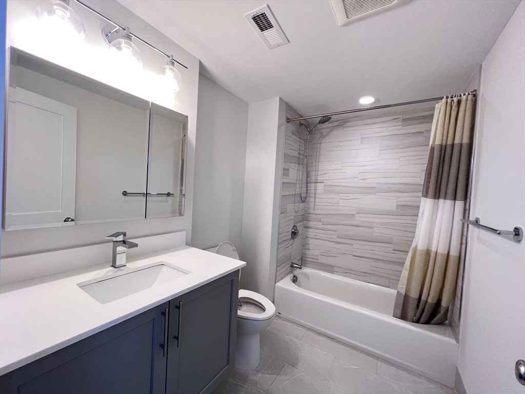 50 Hichborn St # 403