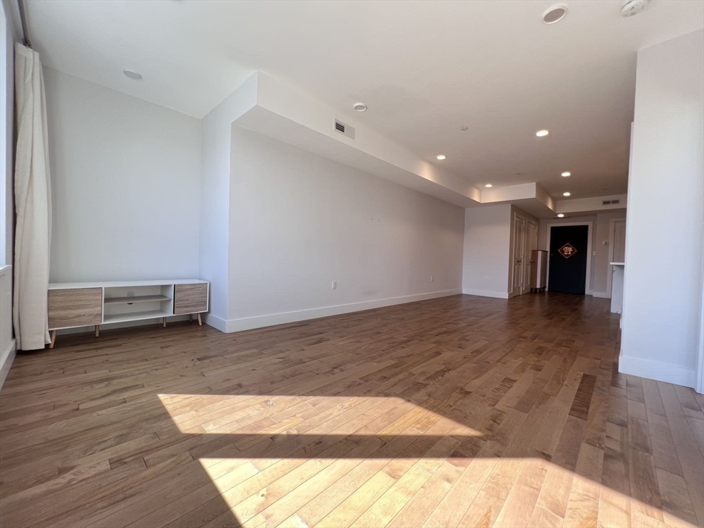 50 Hichborn St # 403