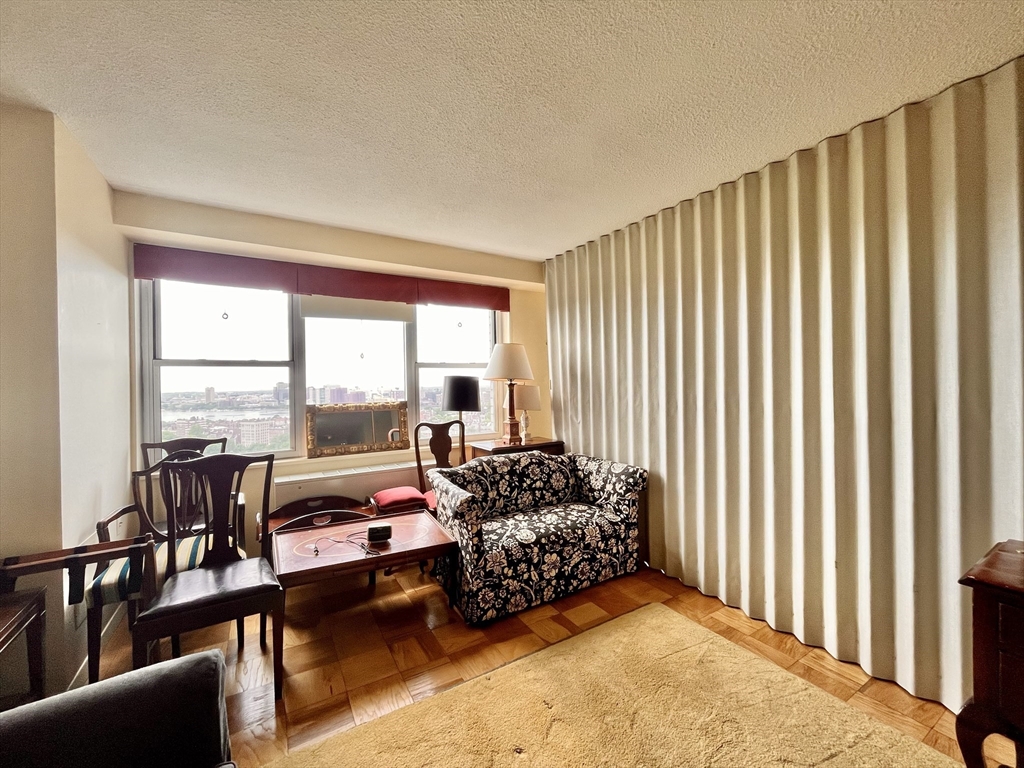 151 Tremont St # 23L