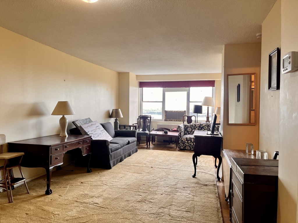 151 Tremont St # 23L