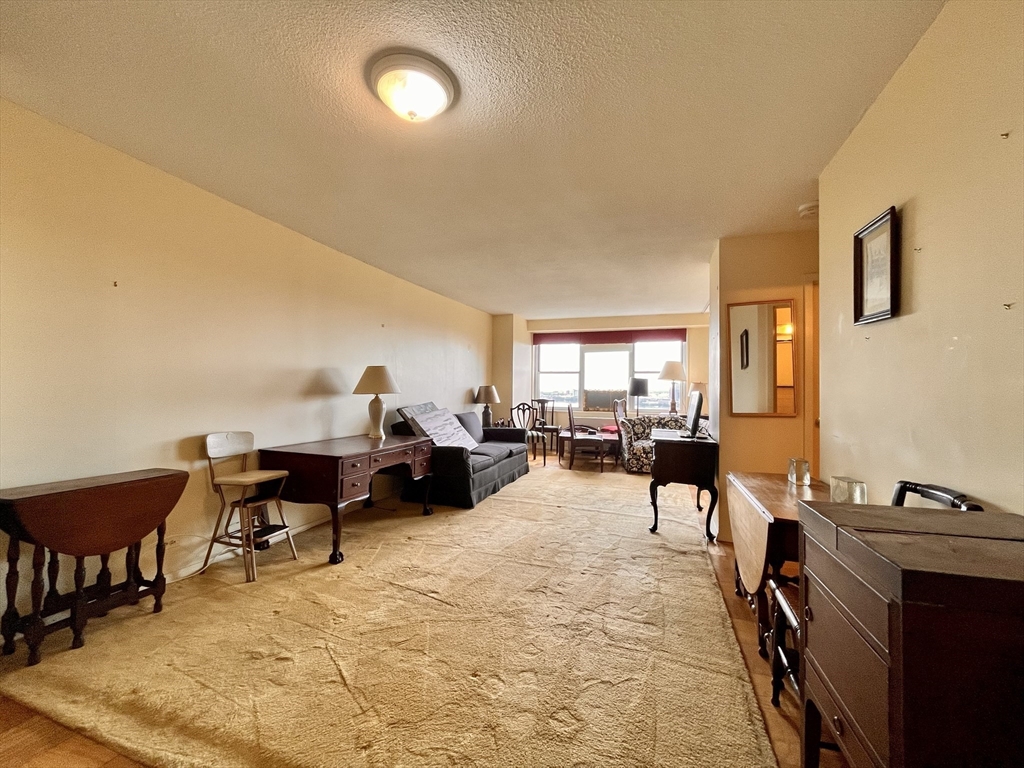 151 Tremont St # 23L