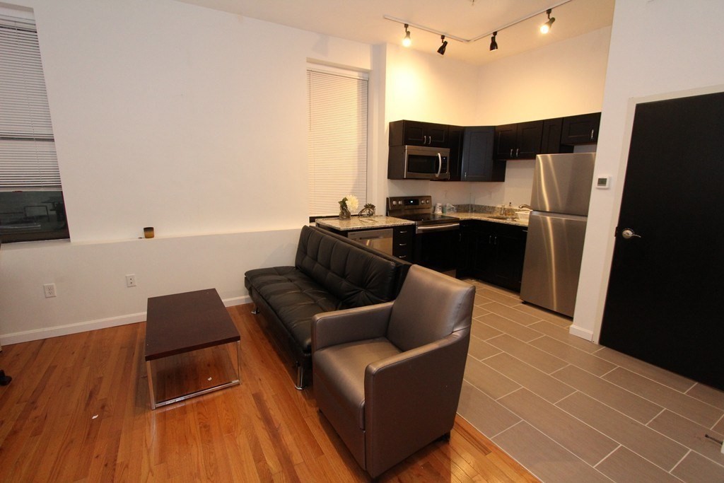 48 Winter Street # 2 Unit: 2-2