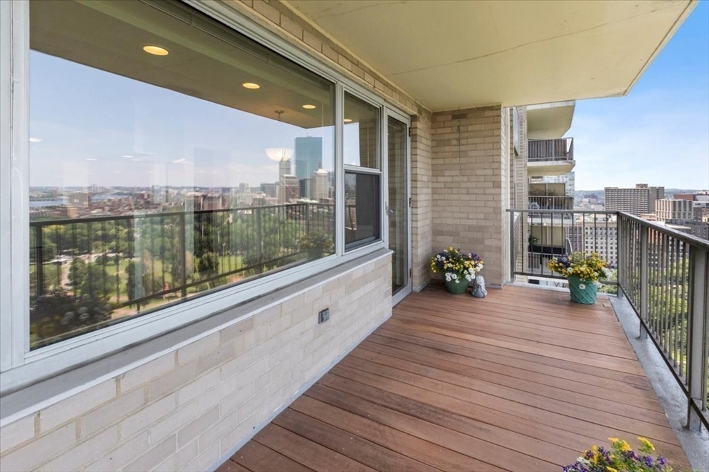 151 Tremont St # 24N