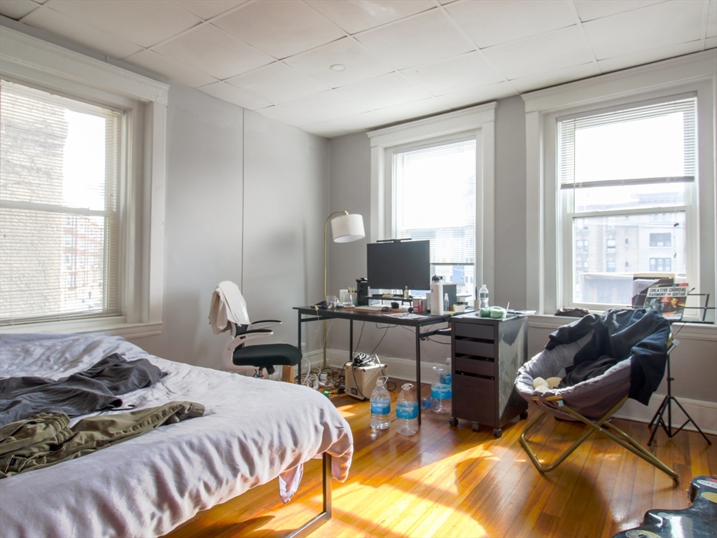 1211 Commonwealth Ave # 2F