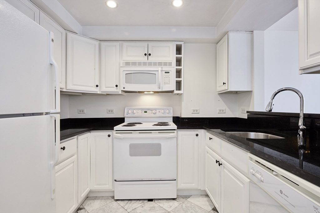 534 Commonwealth Ave., # 3B Unit: U: 3B