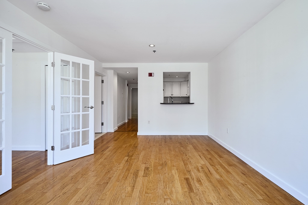 534 Commonwealth Ave., # 3B Unit: U: 3B