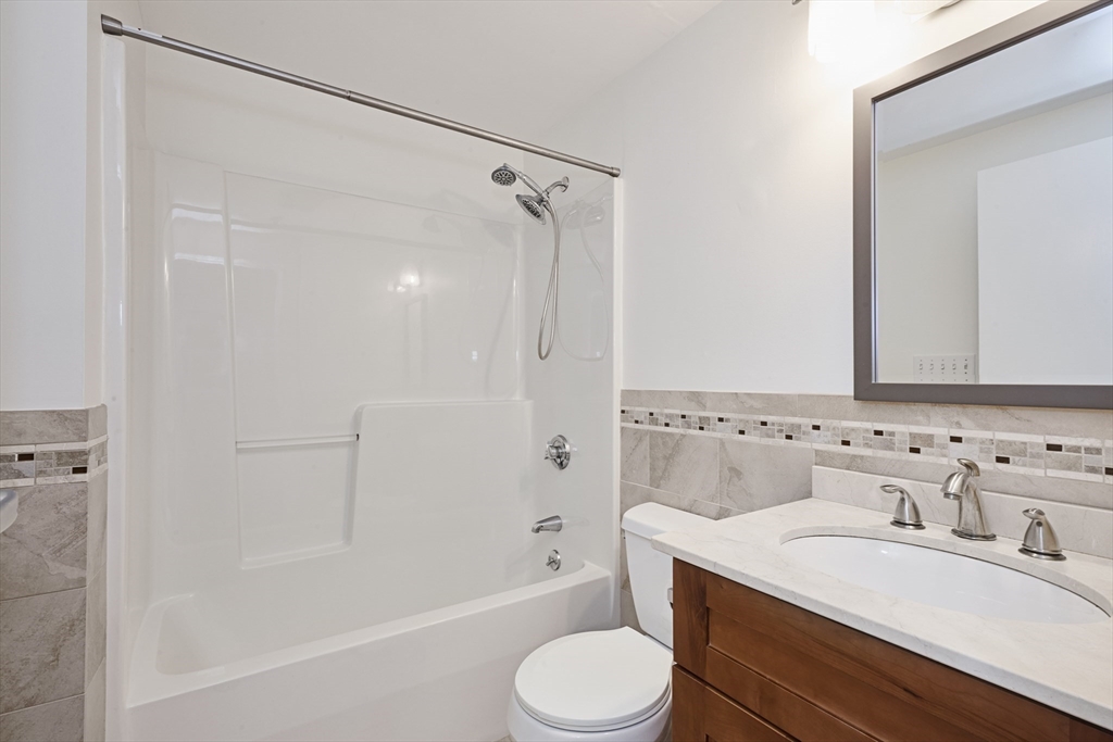 534 Commonwealth Ave., # 3B Unit: U: 3B