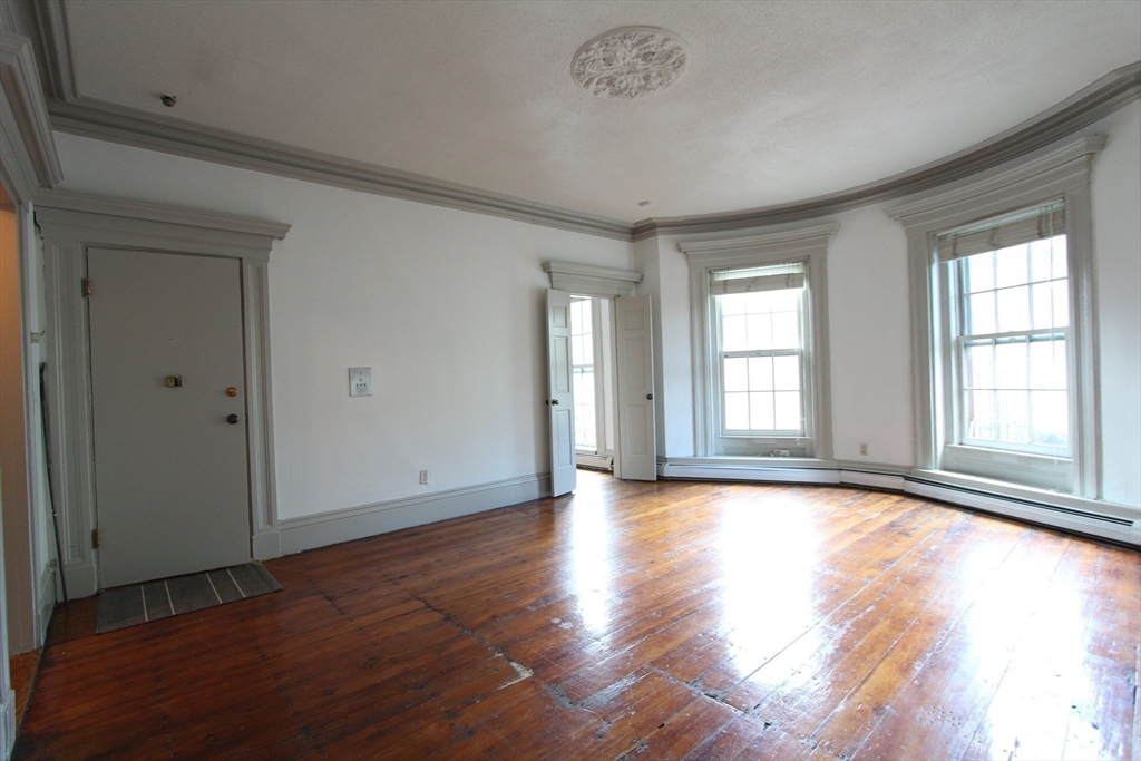 483 Massachusetts Ave # 4