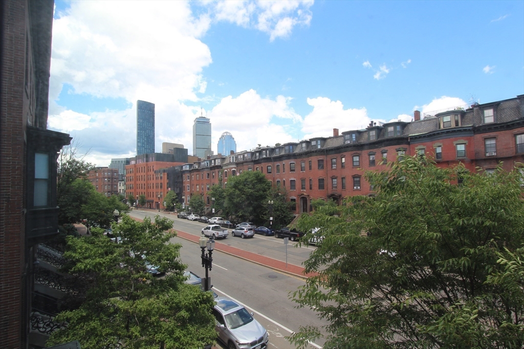 483 Massachusetts Ave # 4