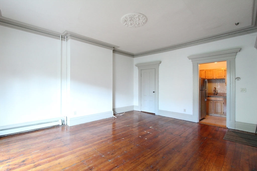 483 Massachusetts Ave # 4