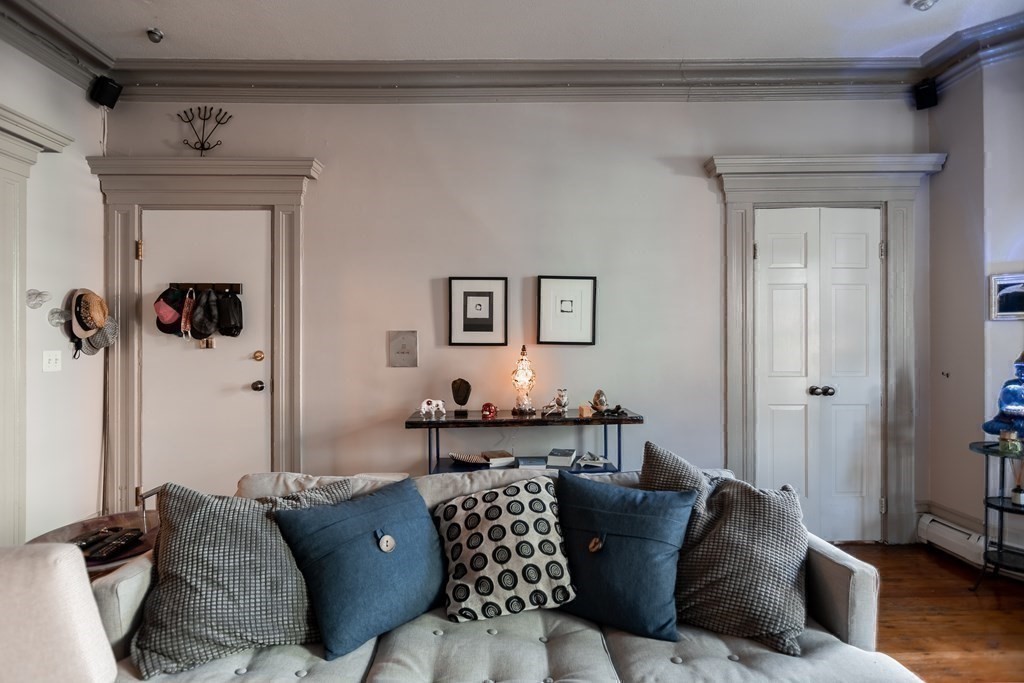 483 Massachusetts Ave # 4