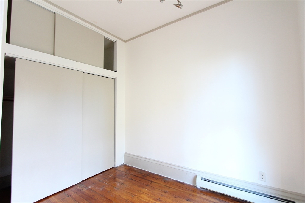 483 Massachusetts Ave # 4