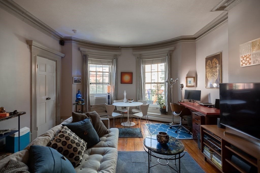 483 Massachusetts Ave # 4