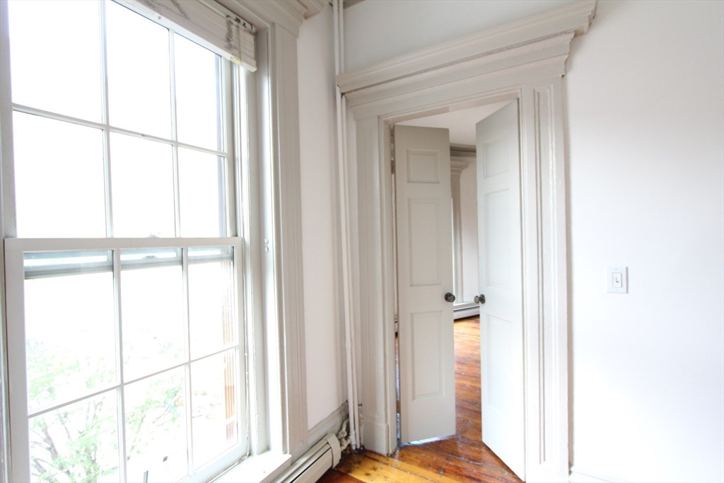 483 Massachusetts Ave # 4