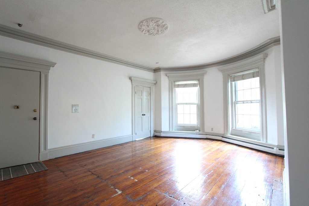 483 Massachusetts Ave # 4