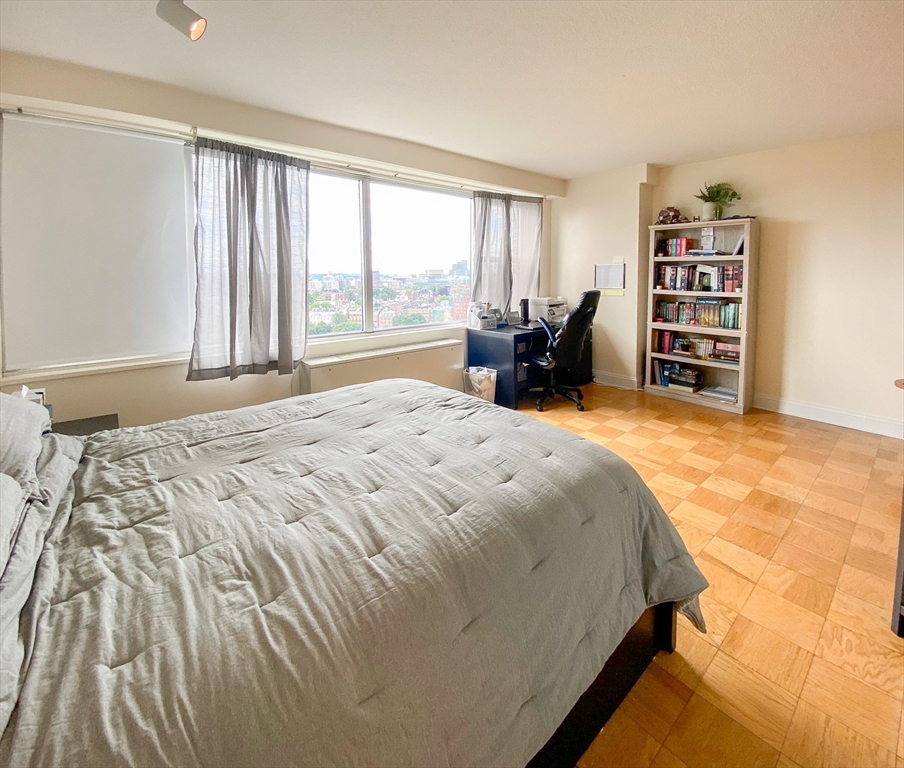151 Tremont Street # 22M